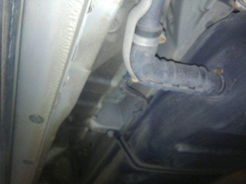 2008 Toyota Estima 4WD 7 seater underbody 1