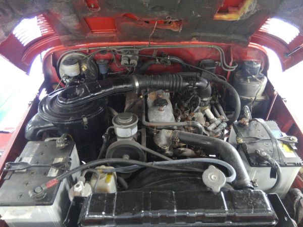 1984 Toyota Land Cruiser BJ46 Long engine 4