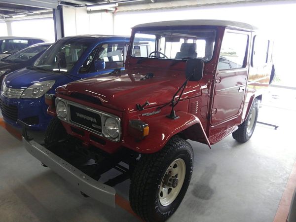 1984 Toyota Land Cruiser BJ46 Long left front