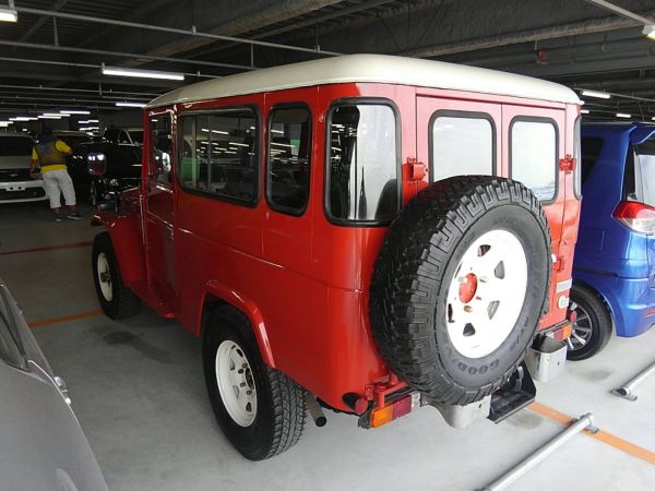 1984 Toyota Land Cruiser BJ46 Long left rear