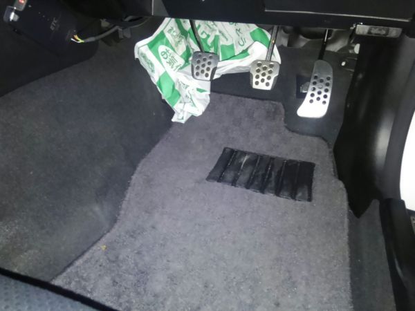 2001 Nissan Skyline R34 GTR driver carpet