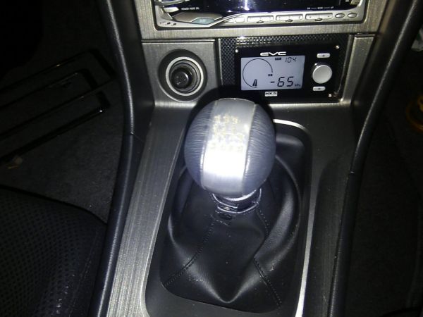 2001 Nissan Skyline R34 GTR shift knob wear