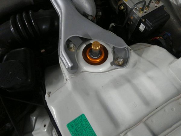 2001 Nissan Skyline R34 GTR suspension 2