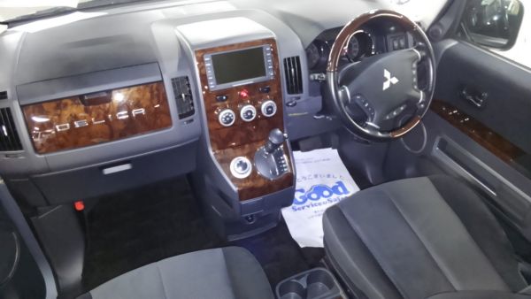 2011 Mitsubishi Delica D5 petrol CV5W 4WD Chamonix interior