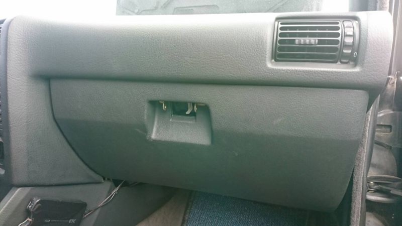 1988 BMW E30 M3 glove box