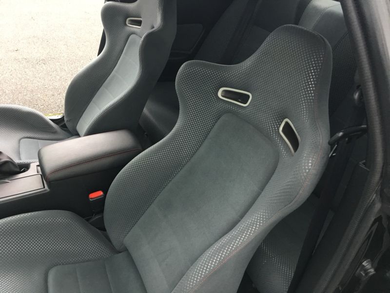 1999 Nissan Skyline R34 GT-R VSpec left front seats