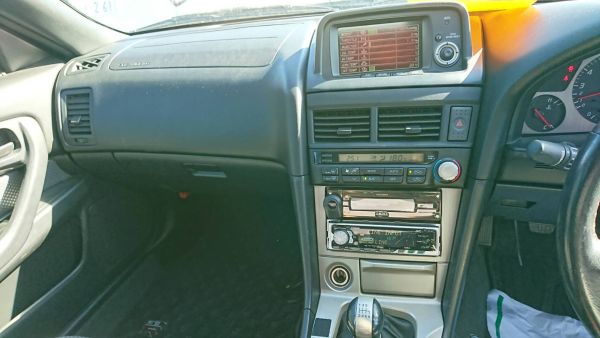 2000 Nissan Skyline R34 GTR VSpec console