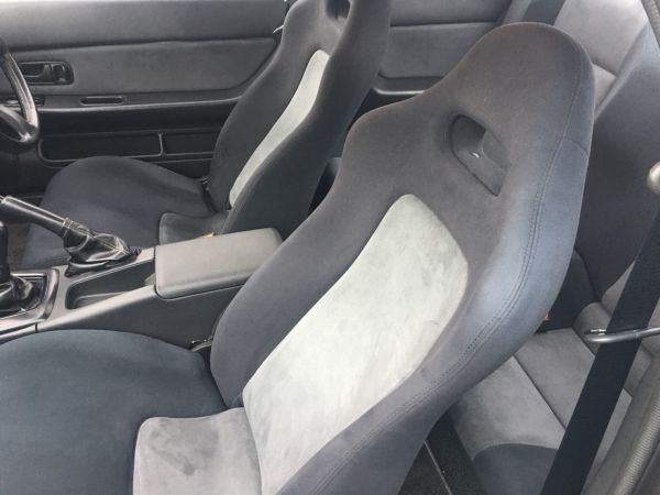 1990 Nissan Skyline R32 GT-R left seat