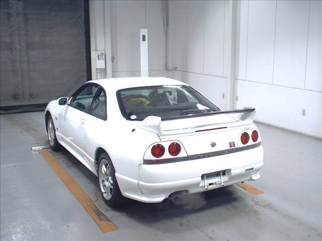 1995 Nissan Skyline R33 GTR VSpec auction left rear