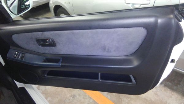 1995 Nissan Skyline R33 GTR VSpec driver door card