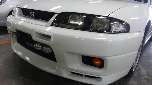 1995 Nissan Skyline R33 GTR VSpec left front headlight