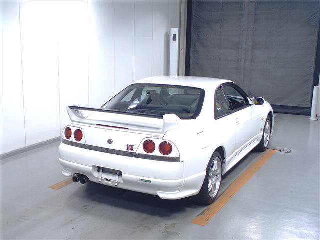 1995 Nissan Skyline R33 GTR VSpec right rear