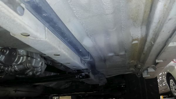 1995 Nissan Skyline R33 GTR VSpec underbody 12