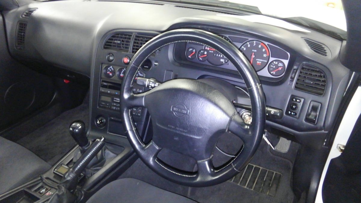 1995 Nissan Skyline R33 GTR VSpec underbody 14