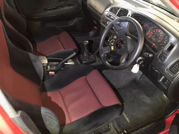 2000 Mitsubishi Lancer EVO 6 TME interior