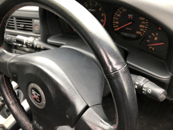 1999 Nissan Skyline R34 GTR VSpec Bayside Blue steering wheel