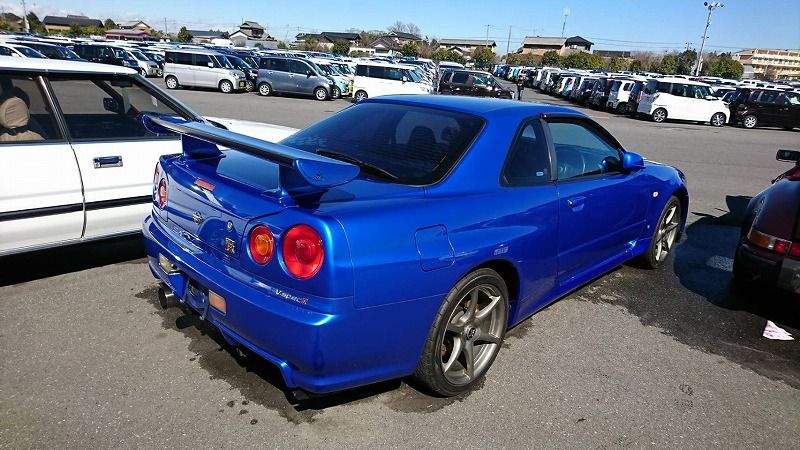 2001 Nissan Skyline R34 GT-R VSpec 2 right rear