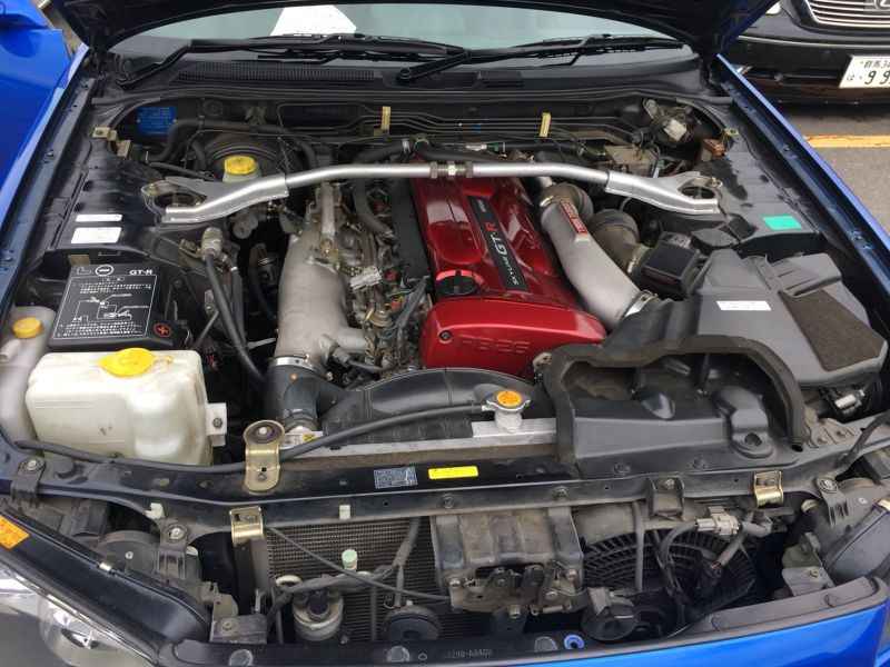 2000 Nissan Skyline R34 GTR VSpec Bayside Blue engine