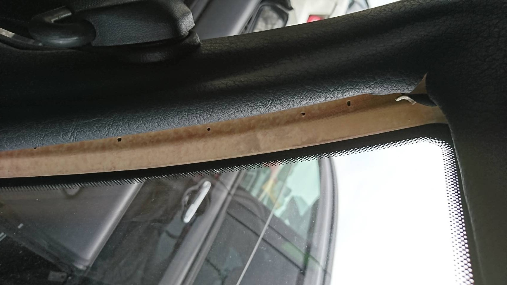 1992 Nissan Skyline R32 GTR door trim damage 2