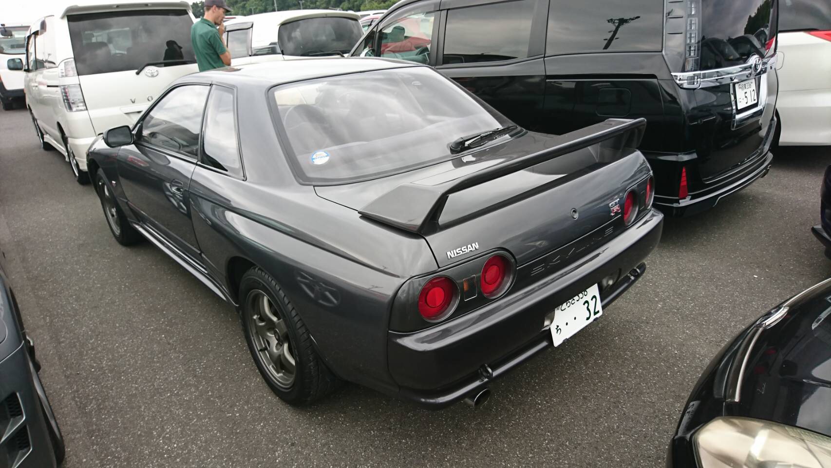 1992 Nissan Skyline R32 GTR left rear