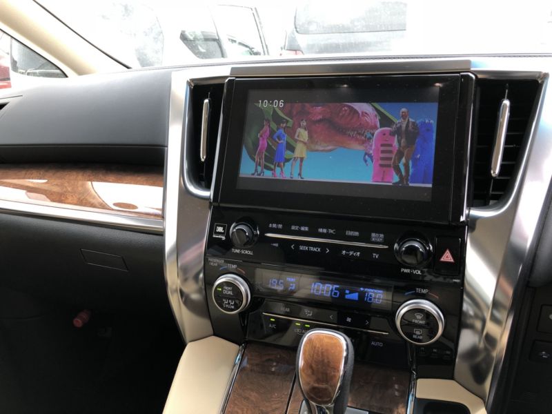 2015 Toyota Alphard Hybrid Executive Lounge TV