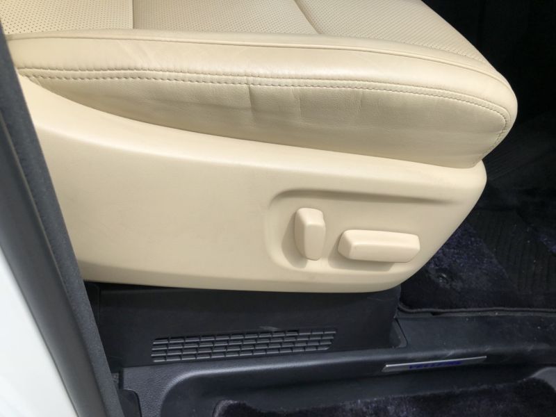2015 Toyota Alphard Hybrid Executive Lounge electric seat