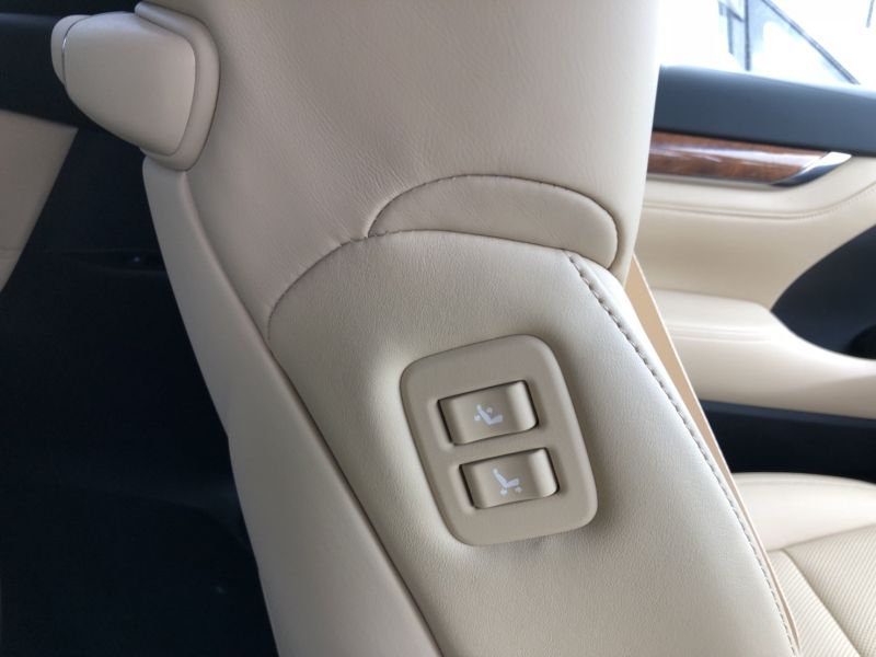 2015 Toyota Alphard Hybrid Executive Lounge power seat