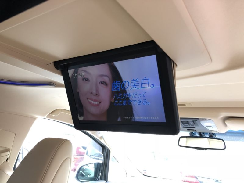 2015 Toyota Alphard Hybrid Executive Lounge rear TV screen