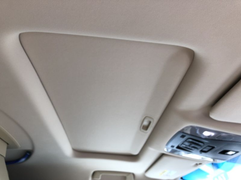 2015 Toyota Alphard Hybrid Executive Lounge sunroof