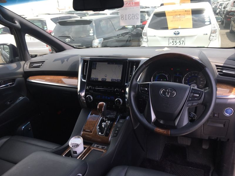 2015 Toyota Vellfire Hybrid Executive Lounge front interior