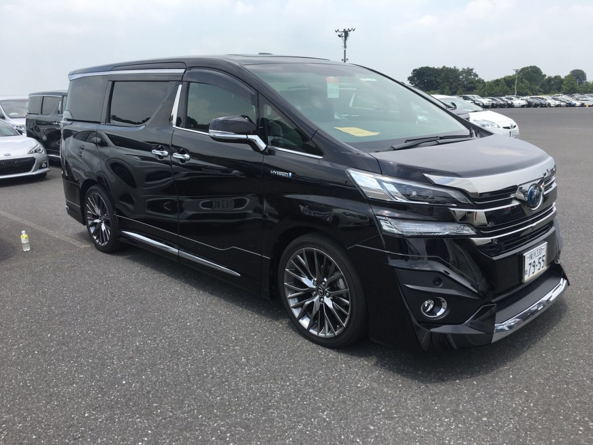 2015 Toyota Vellfire Hybrid Executive Lounge right front