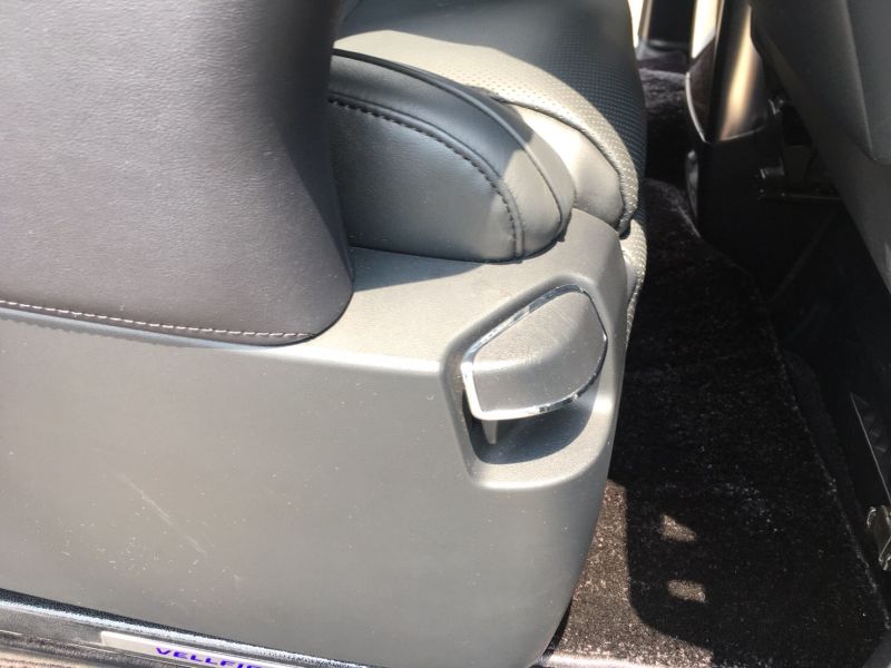 2015 Toyota Vellfire Hybrid Executive Lounge seat control