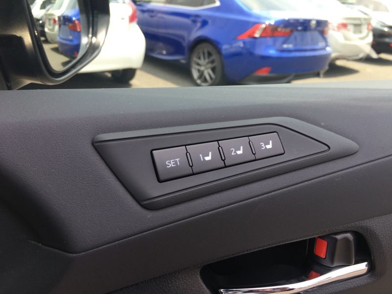 2015 Toyota Vellfire Hybrid Executive Lounge seat settings