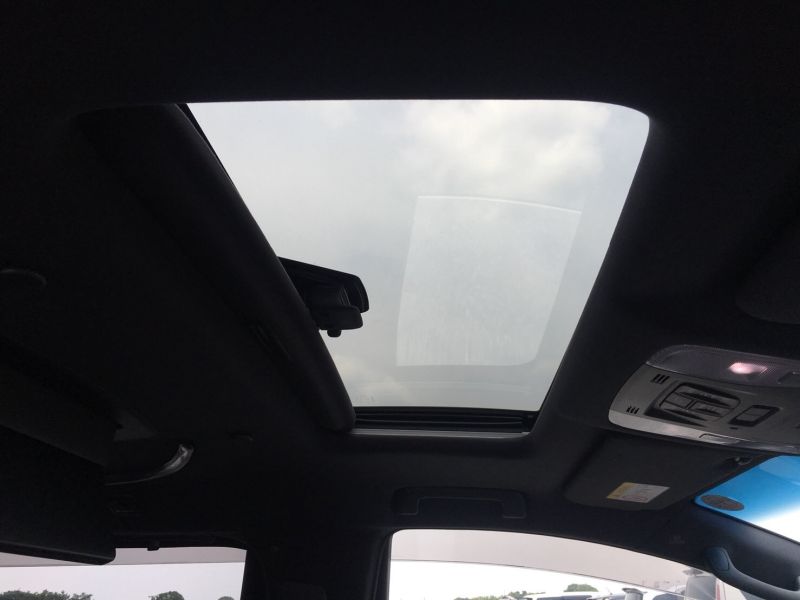 2015 Toyota Vellfire Hybrid Executive Lounge sunroof