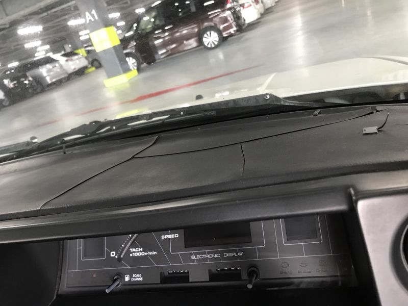 1985 Toyota Corolla Levin GT APEX dash crack