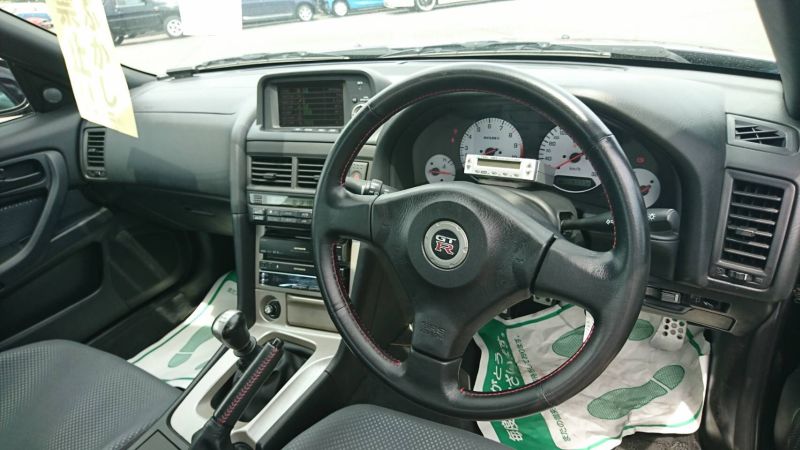 1999 R34 GTR VSpec Midnight Purple II LV4 interior 2