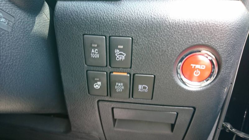 2017 Toyota Alphard Hybrid SR C Package controls