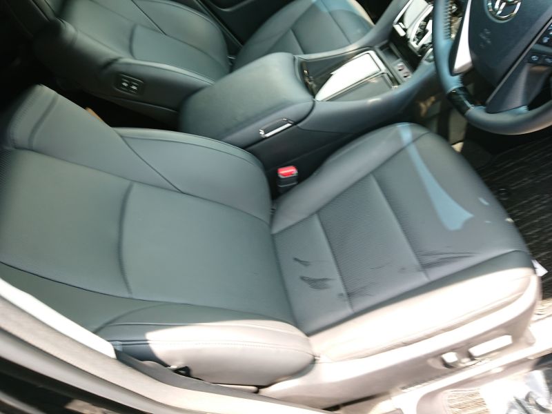 2017 Toyota Alphard Hybrid SR C Package driver’s seat 2
