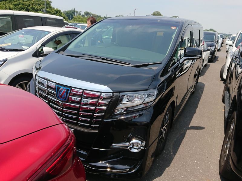 2017 Toyota Alphard Hybrid SR C Package left front