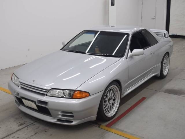 1992 Nissan Skyline R32 GTR auction front left