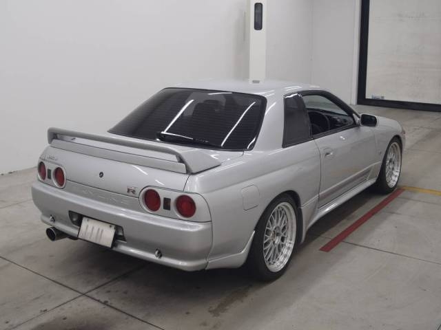 1992 Nissan Skyline R32 GTR auction rear right