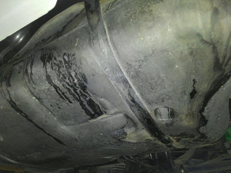 1992 Nissan Skyline R32 GTR underbody 3