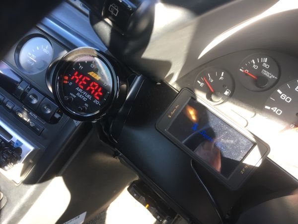 1990 Nissan Skyline R32 GTR gauges