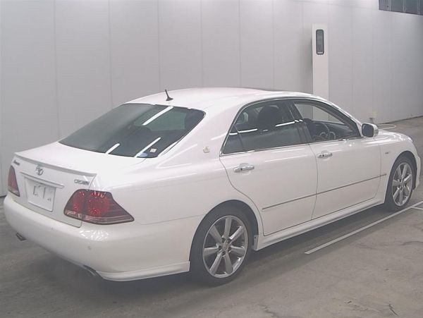 2007 Toyota Crown Athlete Premium Edition sedan auction 6